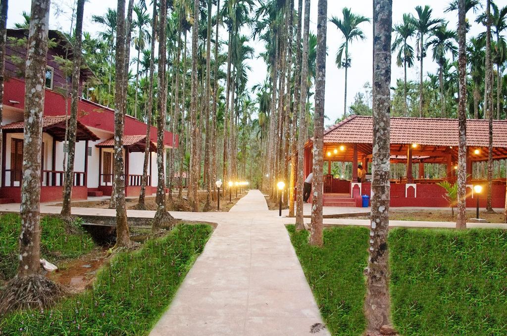 La Flora Prakruth Resort Coorg Madikeri Exteriör bild